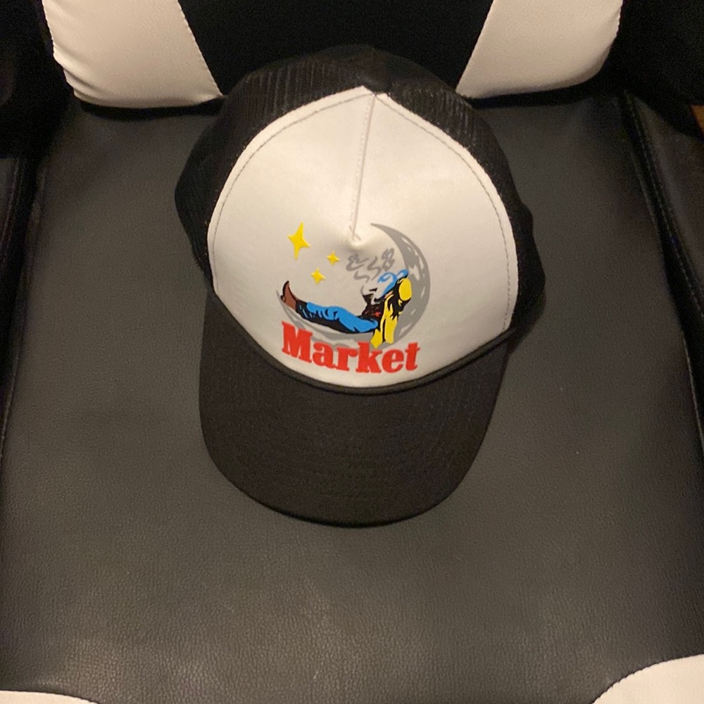 Market Man On Moon Trucker Hat 'Black'